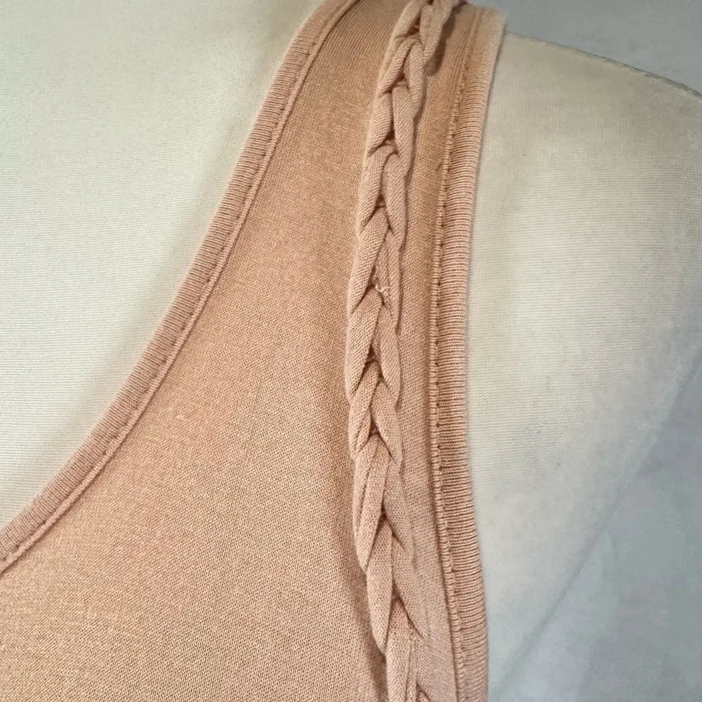 Francesca’s Alya blush twisted detail racerback shift dress size medium